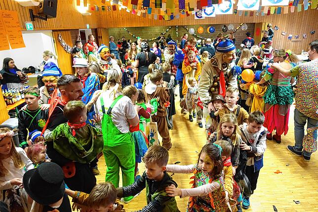Bild 8: Die schönsten Bilder der Kinderfasnet mit den Schlosshexen Bonndorf