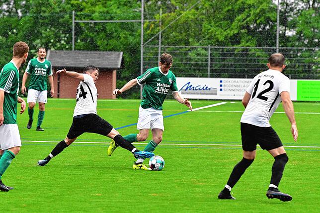 Bild 32: SV Herten bejubelt einen knappen und glücklichen Sieg bei der SG Mettingen/Krenkingen &ndash; und wir haben die Bilder!