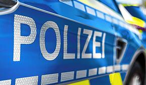 Ein Einsatzfahrzeug der Polizei (Symbolbild). Sie wird zu einer hanfesten Auseiandersetzung auf dem Recyclinghof in Rheinfelden gerufen.