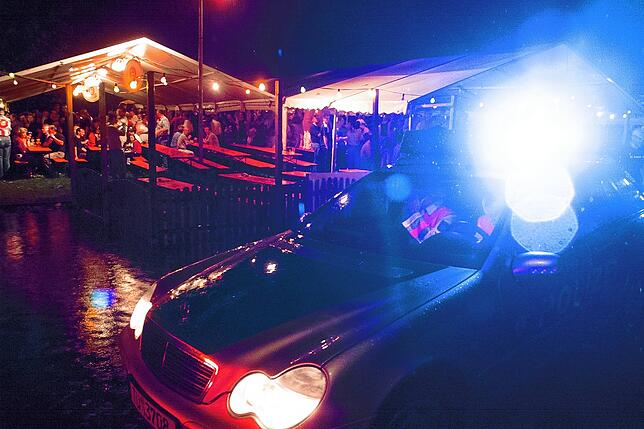 Bild 2: Bilder vom Sturm-Inferno beim Seehasenfest 2004