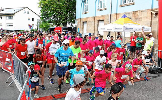 Bild 13: Stadtlauf durch die Donaueschinger Innenstadt kommt gut an