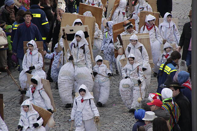 Bild 9: Bilder vom großen Kinderumzug in VS-Villingen am Schmotzigen &ndash; Teil 1