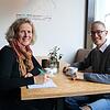 SÜDKURIER-Mitarbeiterin Kerstin Oettle spricht mit Yannick Haile, der sich für Opfer von Mobbing stark macht.