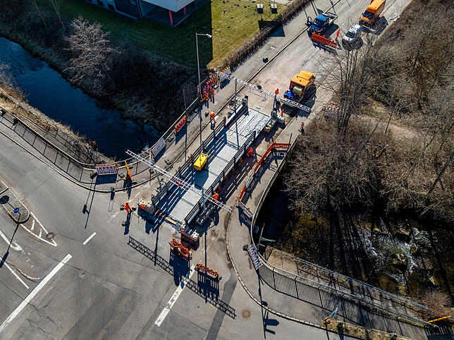 Ende Dezember war das in die Jahre gekommene Bauwerk final gesperrt worden. Die Folge: Ringsherum staut sich der Verkehr vor allem zu ...
