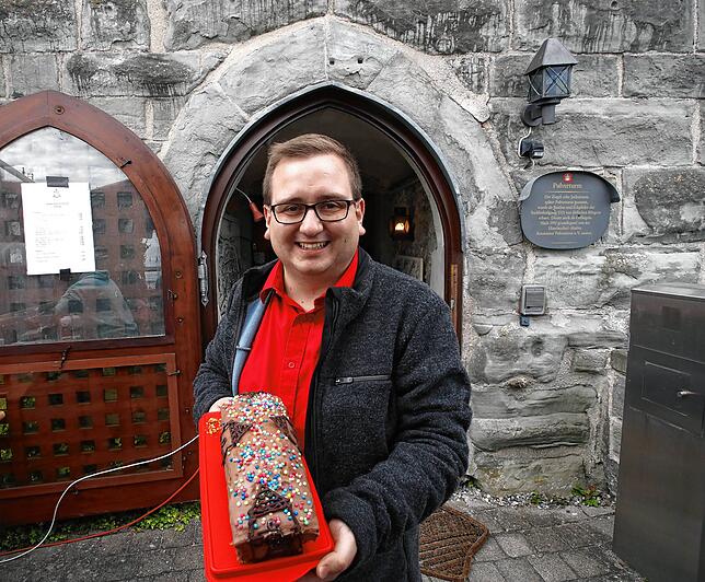 Niederburg-Präsident Mario Böhler und sein Team hatten nicht nur die Türen des Pulverturms für die Öffentlichkeit weit aufgemacht, ...