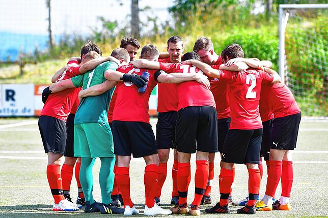 Bild 4: FC Hochrhein unterliegt 3:4 beim FC RW Weilheim &ndash; und wir haben Bilder!