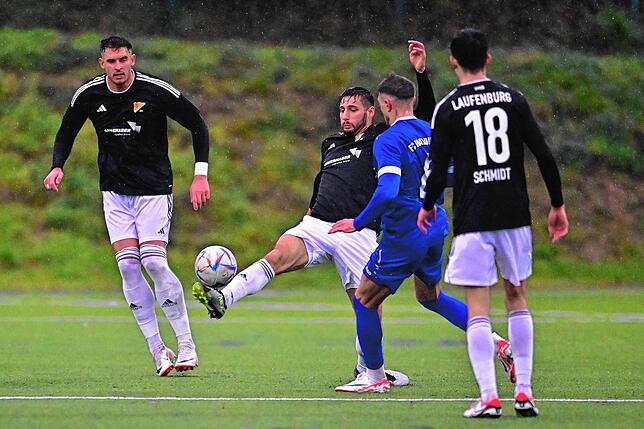 Bild 27: SV 08 Laufenburg sichert ein 1:1 gegen FC Waldkirch &ndash; und wir haben die Bilder!