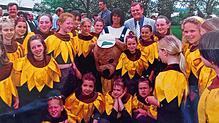 Baden-Württembergs damaliger Ministerpräsident Erwin Teufel bei seinem Besuch der Landesgartenschau 2000 in Singen.