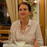 Knigge-Expertin Annette Kessler gibt Tipps, was geht und was nicht geht – bei Tisch oder auch beim Small Talk.