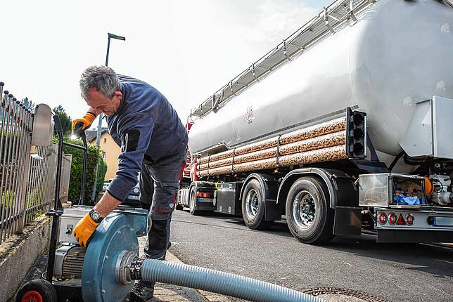 Pellets werden in der Regel tonnenweise an die Haushalte mit Pellets-Heizungen geliefert. Bild: depi