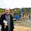Tobias Jaklin, Architekt und Betriebsleiter der Abteilung Häuser bei Gut Bodman, spricht über die Erschließungsarbeiten für die Bereiche ...