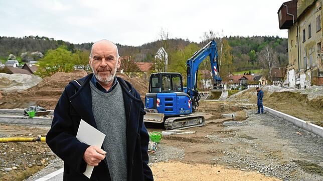 Tobias Jaklin, Architekt und Betriebsleiter der Abteilung Häuser bei Gut Bodman, spricht über die Erschließungsarbeiten für die Bereiche ...