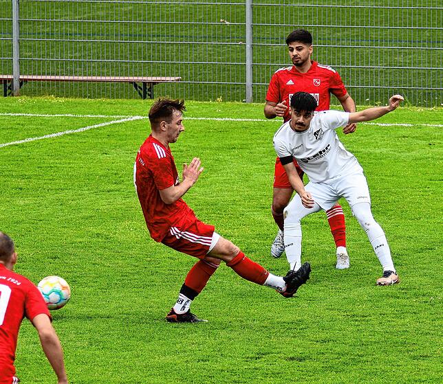Bild 13: VfR Bad Bellingen besiegt den FC Schönau mit 3:1 &ndash; und wir haben Bilder!