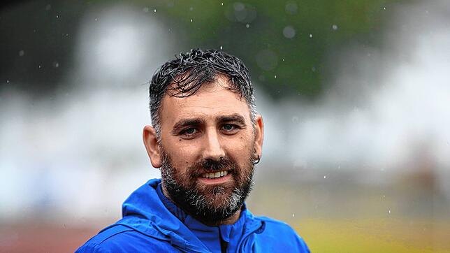 Trainer Michele Rosati und der SV Volkertshausen mussten sich gegen den Tabellenersten TSV Aach-Linz 0:5 geschlagen geben.