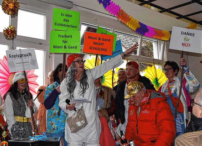 Bild 1: Bilder vom Weilheimer Narrengericht: Fasnet in voller Farbenpracht erleben