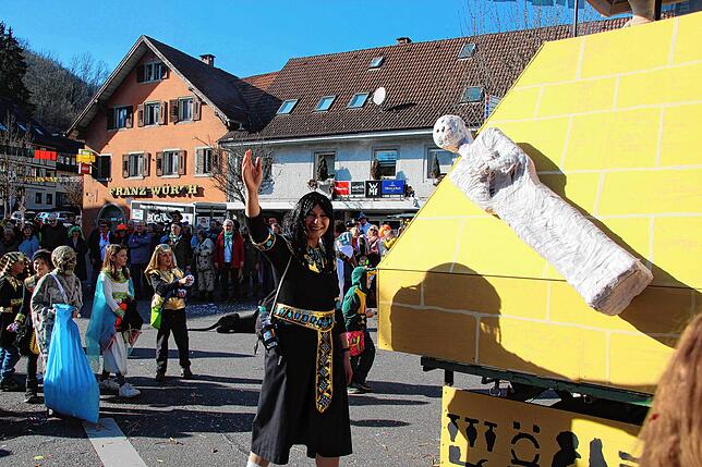 Bild 21: Bilder vom närrischen Treiben beim Treffen der Narren am Fasnachtsmontag in Stühlingen (Teil 2)