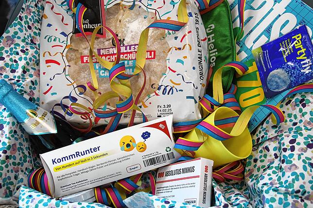 Bild 33: Närrisches Treiben beim Schließen von Rathaus und Banken