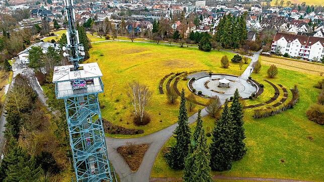 In der Innenstadt Villingens sieht die Mobilfunkversorgung gut aus – hier der Funkmast am Hubenloch (Archivbild). Außerhalb in Richtung ...