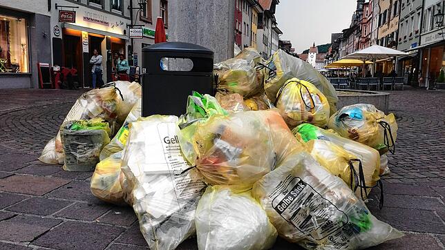 gelber Sack, gelbe Säcke, Müll, Mülltonne, Abfallwirtschaft, Kaiserstraße, Waldshut, Abfall (Aufnahme vom 22.05.2018)