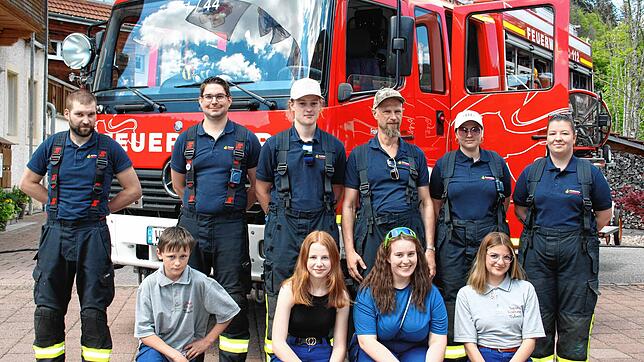 Feuerwehr und Jugendfeuerwehr Todtmoos beim Lebküchlermarkt.