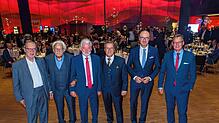 Sie freuen sich, dass die Konstanzer Wohnungsbaugesellschaft Wobak gesund und munter ihren 100. Geburtstag feiern kann: Die ...