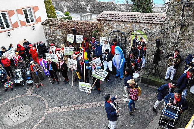 Bild 39: Das Narrengericht in Tiengen kennt keine Gnade! Das sind die Bilder