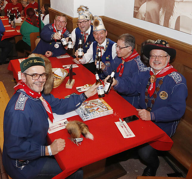 Bild 10: Fürstenberg Brauerei: Hunderte Narren feiern mit dem neuen Fasnetbier