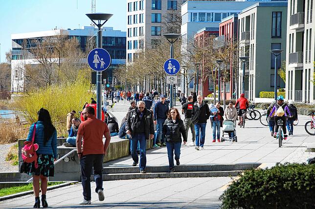 An Ostersonntag waren bei herrlichem Sonnenschein zwar viele Menschen am Seerhein unterwegs &ndash; doch die hielten in aller Regel ...