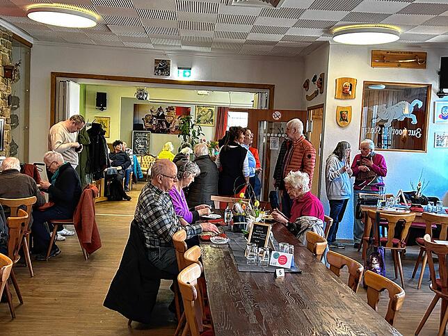 Leckeres Essen, gute Gespräche und zufriedene Gäste bei dem gelungenen Auftakt des Projekts „Speisestärke“ im Katzenstüble.