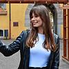 Mit etwas Wehmut blickt die noch amtierende Bodensee-Weinprinzessin Lena Frank auf ihre Krone. Zur Eröffnung des Bodensee-Weinfests am ...