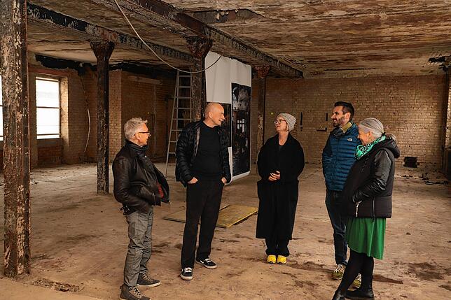 (Archivbild) Sie machen mit der Crescere-Stiftung aus dem teilweise von Feuer zerstörten Stadlerhaus eine vorübergehende Halle für ...