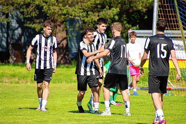 Bild 20: Triumph im SBFV-Pokal für die B-Jugend des FC 08 Villingen: Das sind unsere Bilder!