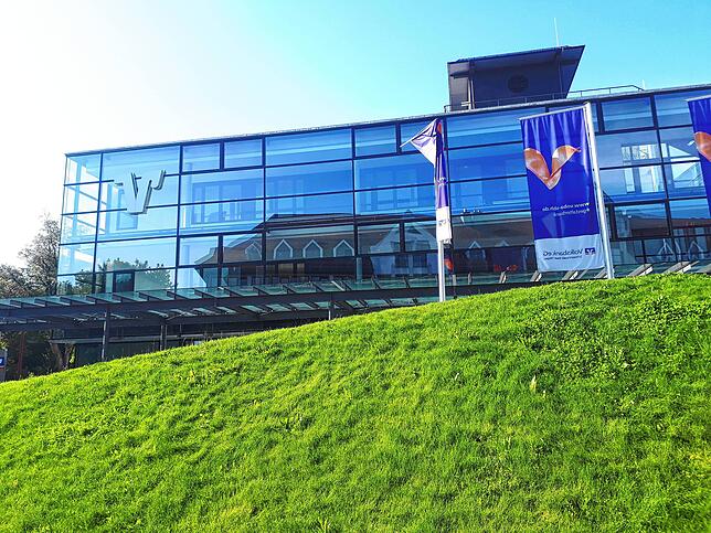Der Name der Gestalterbank kommt von der Volksbank Villingen. Sie warb schon früh mit diesem Namenszusatz und auch mit dem bis heute ...
