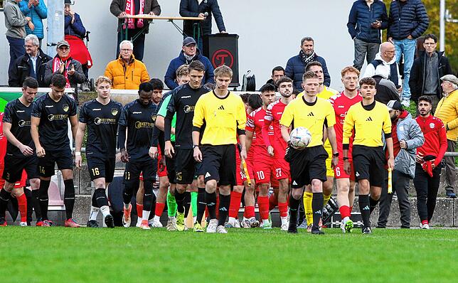 Bild 1: FC RW Salem gewinnt Landesligaspitzenspiel gegen FC Pfaffenweiler. Wir haben die besten Bilder!