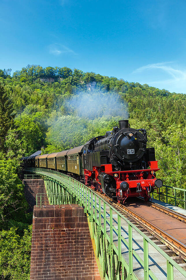 Für Hagen von Ortloff, früher Moderator der Sendung "Eisenbahnromantik", ist die Sauschwänzlebahn die spektakulärste Museumsbahn, unser ...