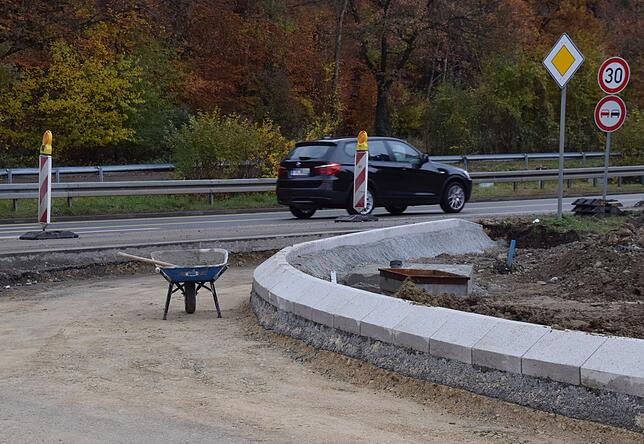 Bild 13: Fotos von der Straßenbaustelle zwischen B313 und Wahlwies aus: Alles nimmt langsam wieder Form an