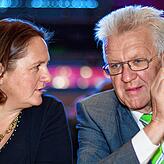 Die Landesvorsitzende von Bündnis 90/Die Grünen in Bayern, Theresa Schopper, unterhält sich 2011 in Bad Windsheim (Mittelfranken) auf ...