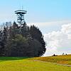 Von Norden her ist er am besten zu erkennen: der Gehrenbergturm.