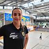 Rückraumspielerin Kyra Teixeira da Silva vom SV Allensbach hat mit ihrem neuen Team den Zweitliga-Aufstieg fest im Blick.