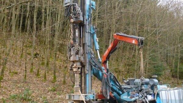 Mit ingesamt 16 Bohrungen werden derzeit die Ströme der Heilwasserquellen nördlich von Bad Säckingen ermittelt, um beim Autobahnbau ...