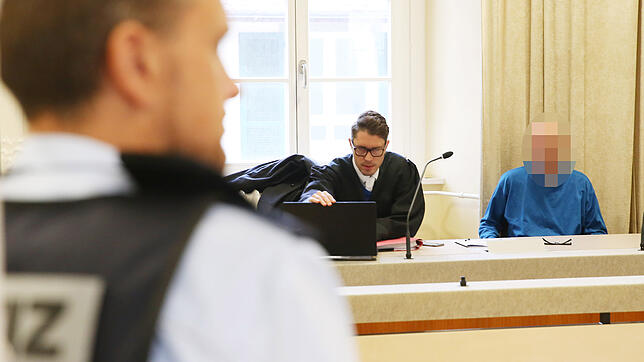 Prozessauftakt gegen den mutmaßlichen Supermarkterpresser vor dem Landgericht Ravensburg.