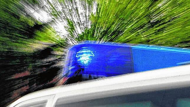 (Symbolbild) Blaulichteinsatz am Donnerstag, 29. Dezember: Unfall an der Kreuzung Reichenaustraße und Riedstraße.