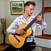 Talentiert: Der mehrfach ausgezeichnete Musiker Sergey Fedorov begeisterte das Publikum im Wehrer &bdquo;Storchehus&ldquo; mit seinem ...