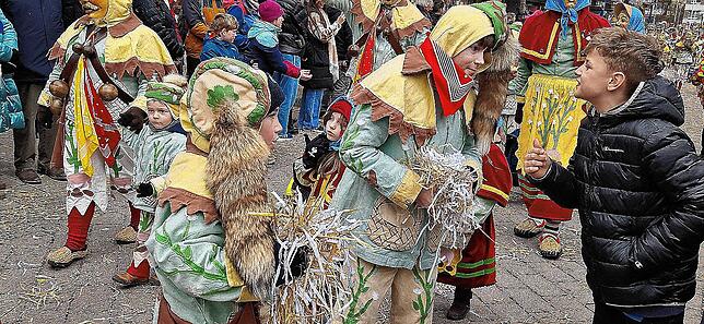 Bild 12: Der Montagsumzug in Bad Dürrheim setzt den gutgelaunten Punkt unter die diesjährige Fasnet &ndash; Teil 2