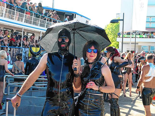 Bild 3: Das Torture Ship legt wieder ab: Die besten Bilder der BDSM- und Fetischfreunde am Bodensee