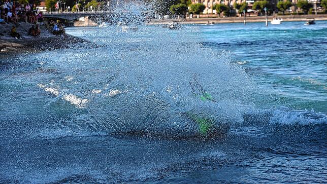 Bild 7: Konstanzer Seenachtfest 2022: Ein Highlight des Tages ist die Wasserski-Show