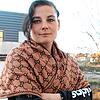 Giovanna Lo Cicero auf dem Balkon der Ferienwohnung in Friedrichshafen, in der sie derzeit wohnt. Ende Mai muss sie dort raus. Bis jetzt ...