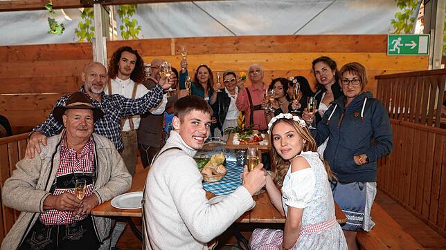 Bild 21: Klein Venedig wird zu Klein München, denn hier wird Oktoberfest am Bodensee gefeiert