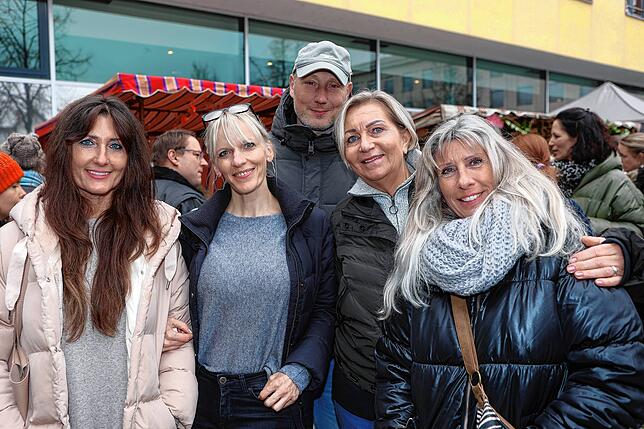 Bild 7: Trubel auf dem Rathausplatz