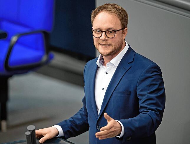 Marcel Emmerich (Bündnis 90/Die Grünen) spricht während der 158. Sitzung des Bundestages. (Archivbild)
